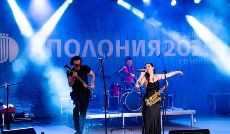 Анна Ставрева - Annista